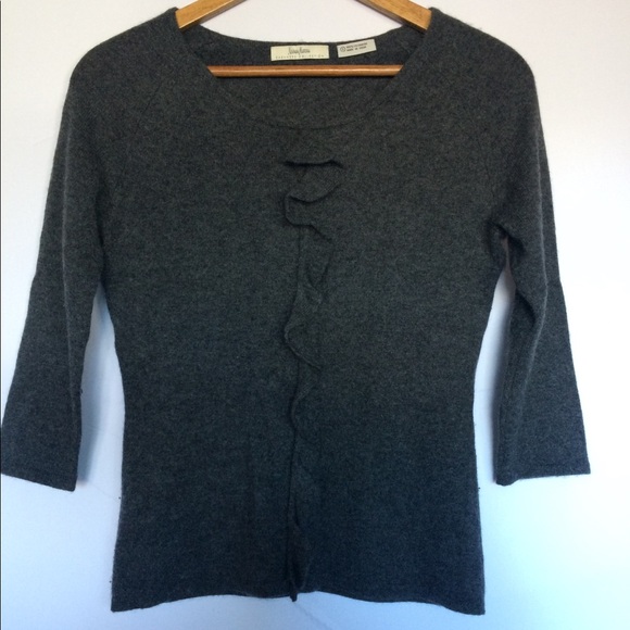 Neiman Marcus single‎ Ruffle sweater - Picture 5 of 8